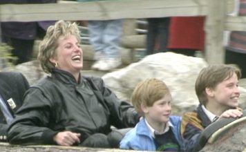 Diana and sons on log ride