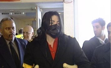 Michael Jackson on crutches